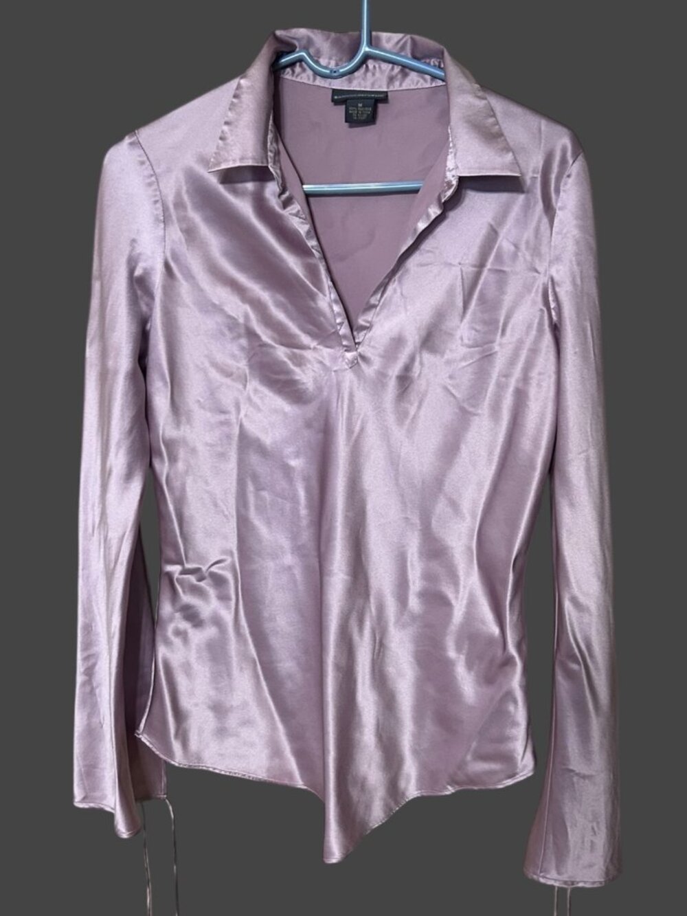 Vintage Y2K Banana Republic 100% Silk Lilac Collared V-Neck Bell Sleeve Top M